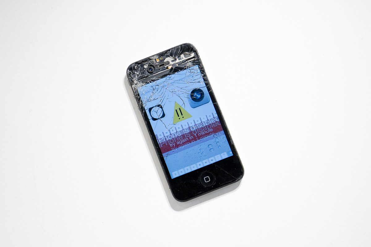 Emil_Toonen_Crack_Phone_04